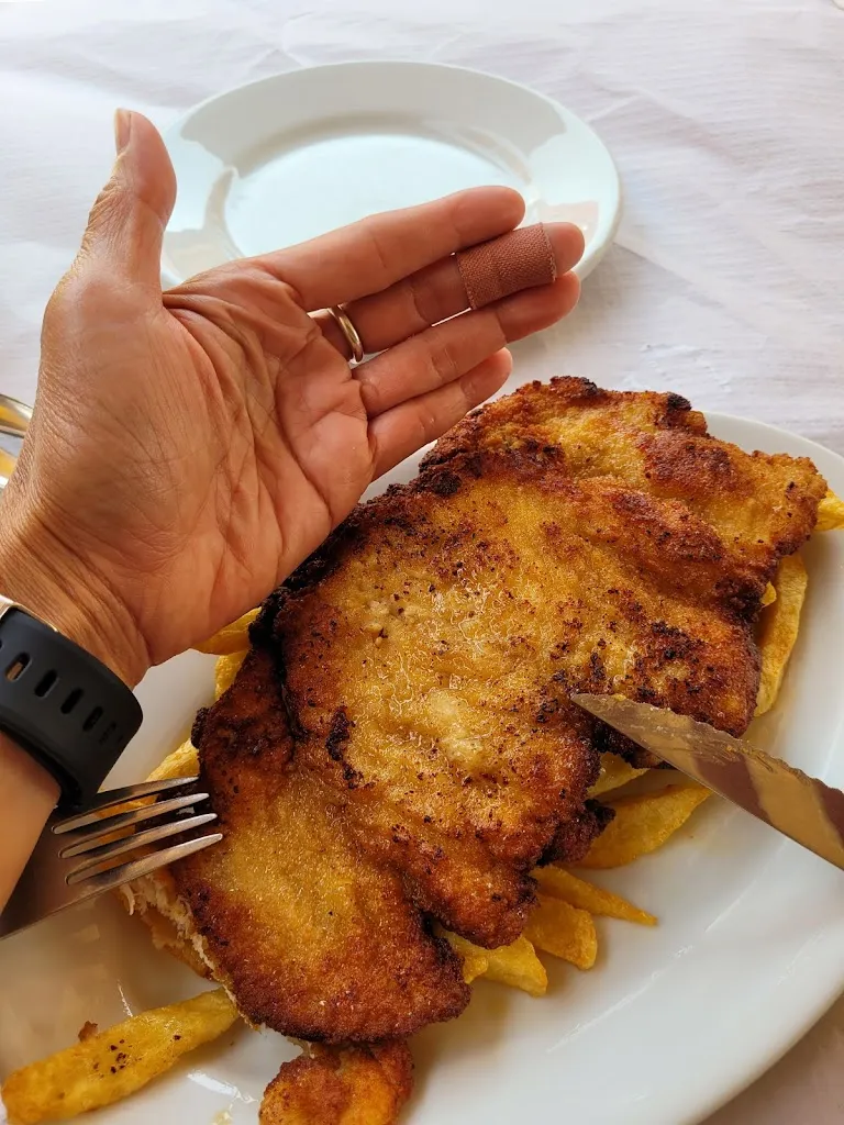 Wai Yee_Hostal Restaurante El Mesón_Colunga_review