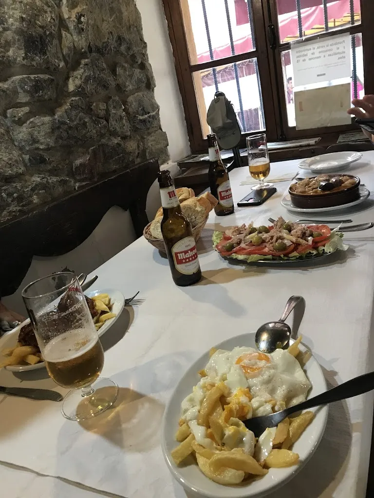 Callista Ohnemus_Hostal Restaurante El Mesón_Colunga_review