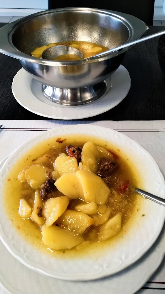 Olegario Morán Vasallo_Restaurante Rio Pinto_Coaña_review