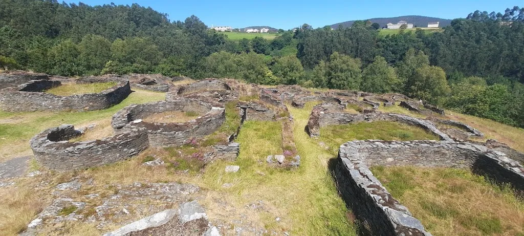 RachelC Warnes_Castro of Coaña_Coaña_review