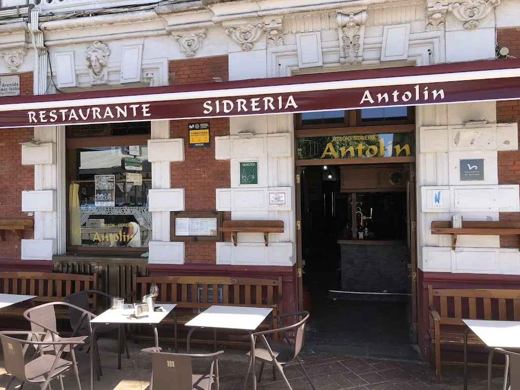 Sidreria Antolin restaurant in Coaña