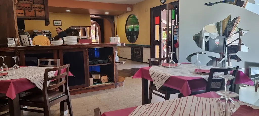 Sidrería La Villa restaurant in Coaña