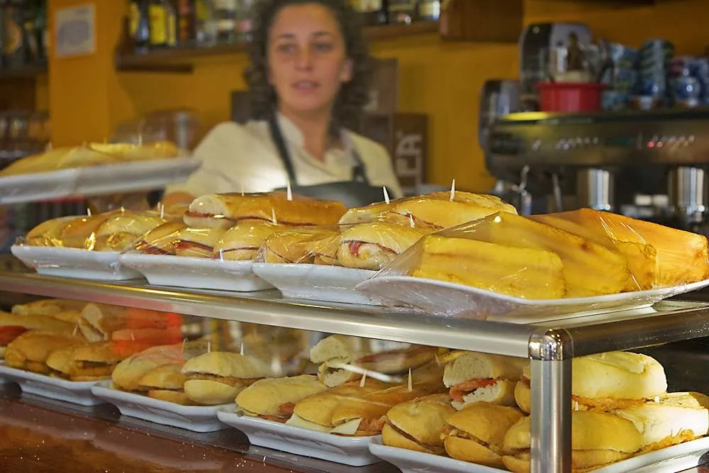 Cafetería Oicor Jarrio restaurant in Coaña