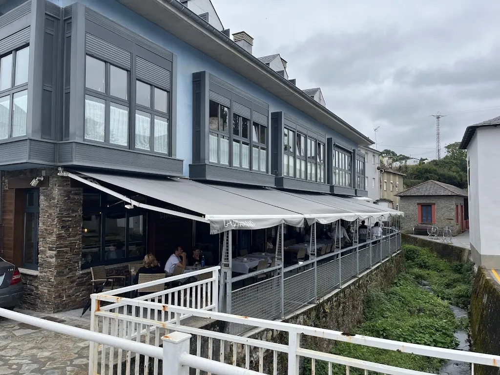 Simon Round_Restaurante Ca Vitoriano_Coaña_avis