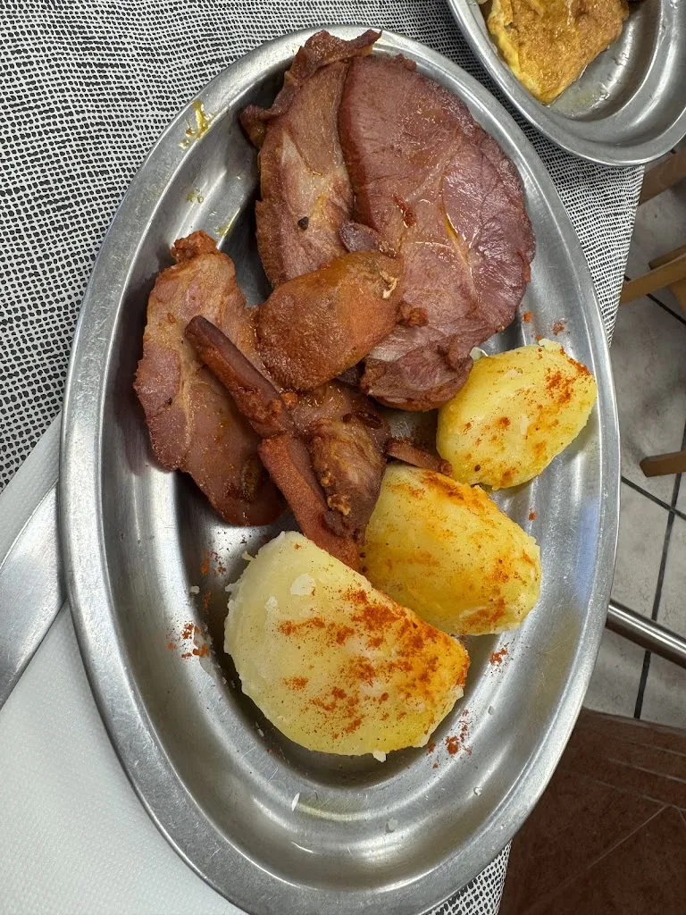 Bar Restaurante La Estación - La Colorada_Coaña_slider_image_3