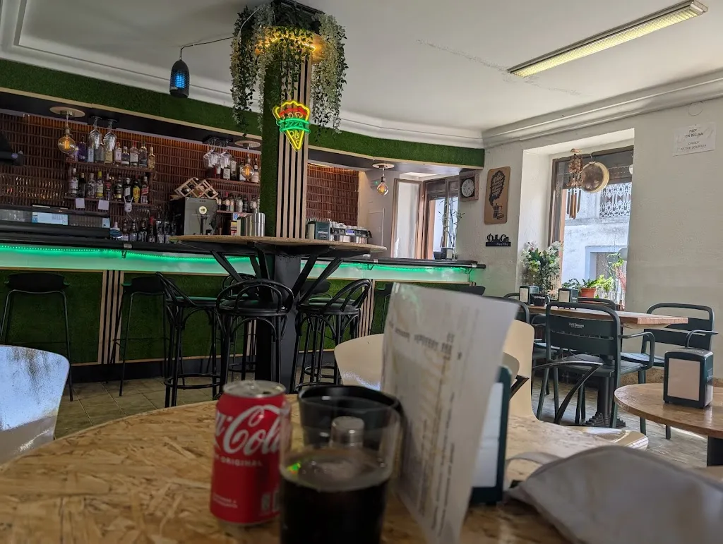 Bar La Esquina restaurant in Grandas de Salime