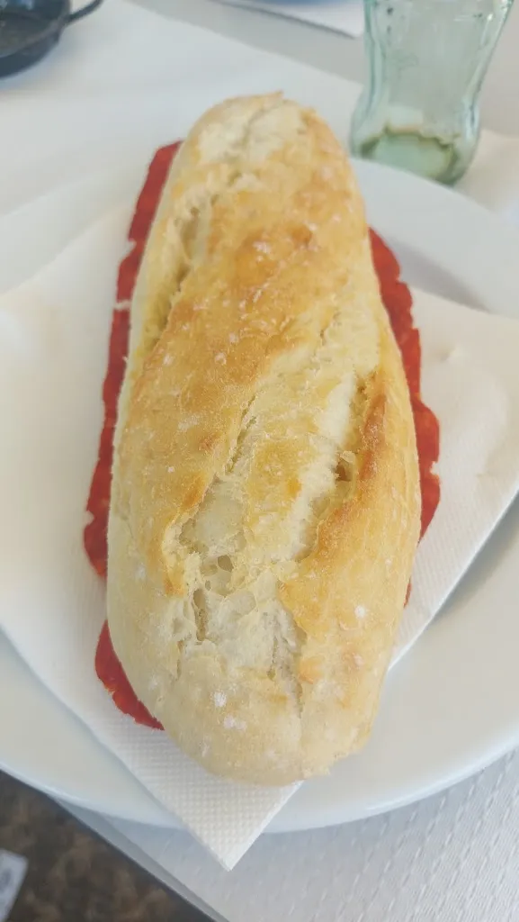 E. UBERTY_Café Bar Mesía_Curtis_review