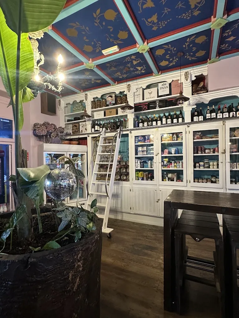 Beka Taylor_Ultramarinos Restrepo_Grandas de Salime_review