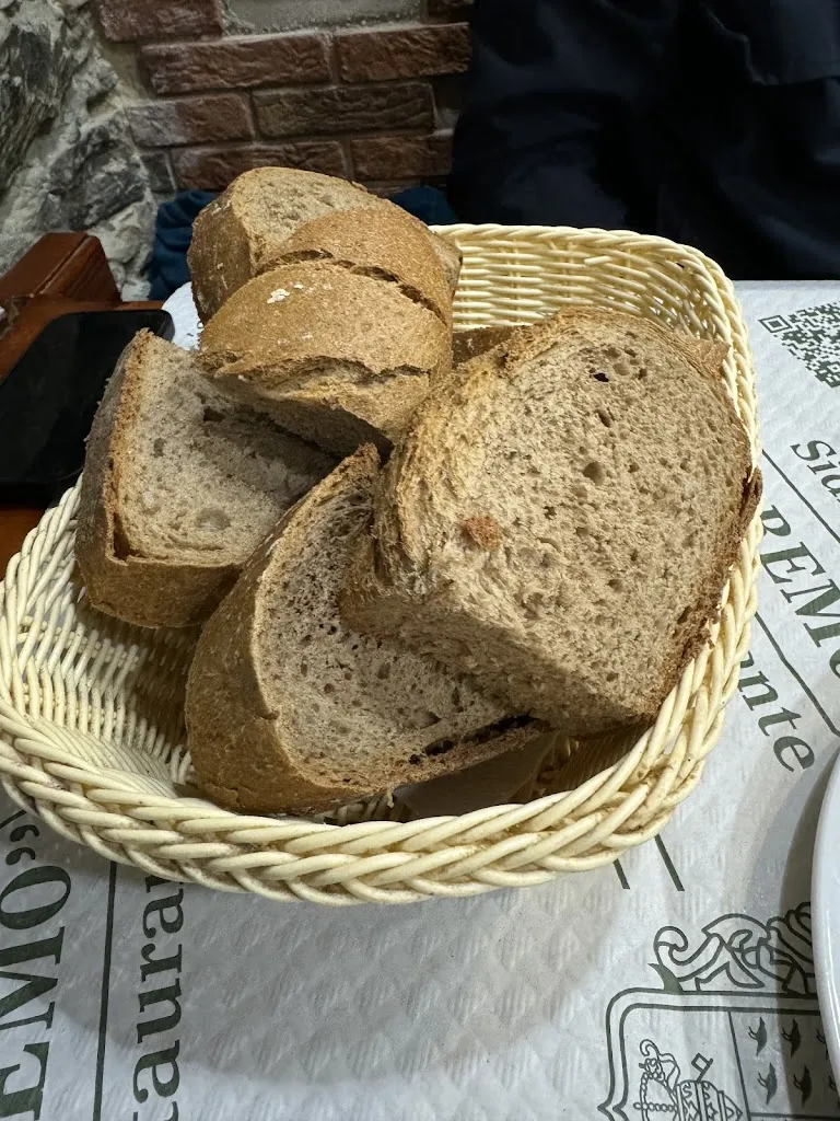 Paul Gwilym_Sidrería El Remo_Cudillero_recensione