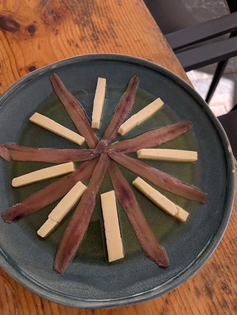 Enrico Knoll_El Viejo Buzo_Cudillero_review