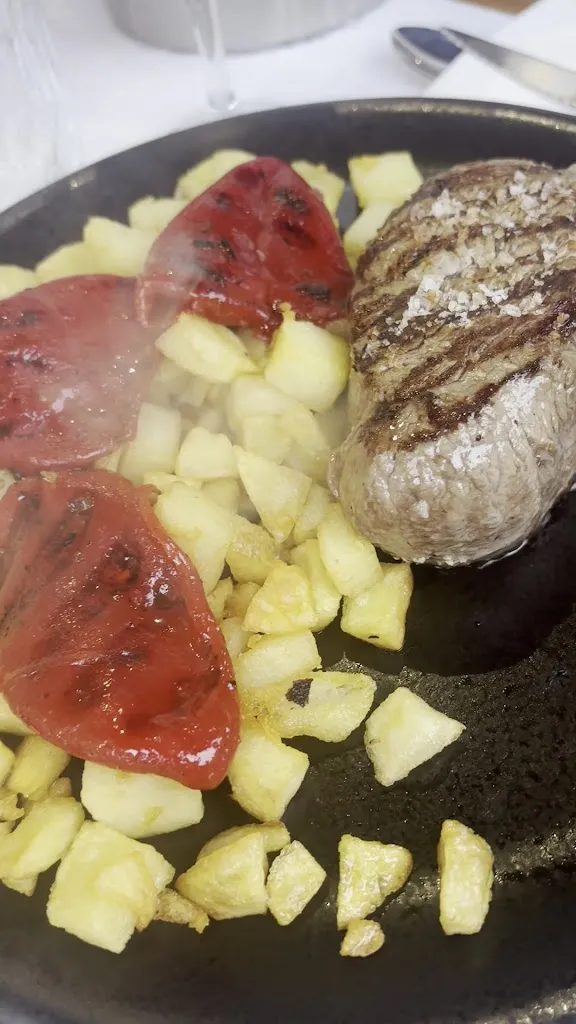 Arnout Mostert_Restaurante Arbichera_Cudillero_review