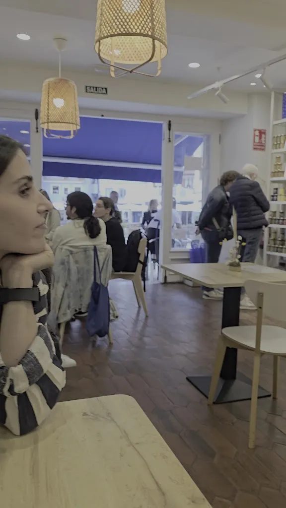 BCL ADRIAN_La Gijonesa Bar - Tienda_Cudillero_recensione