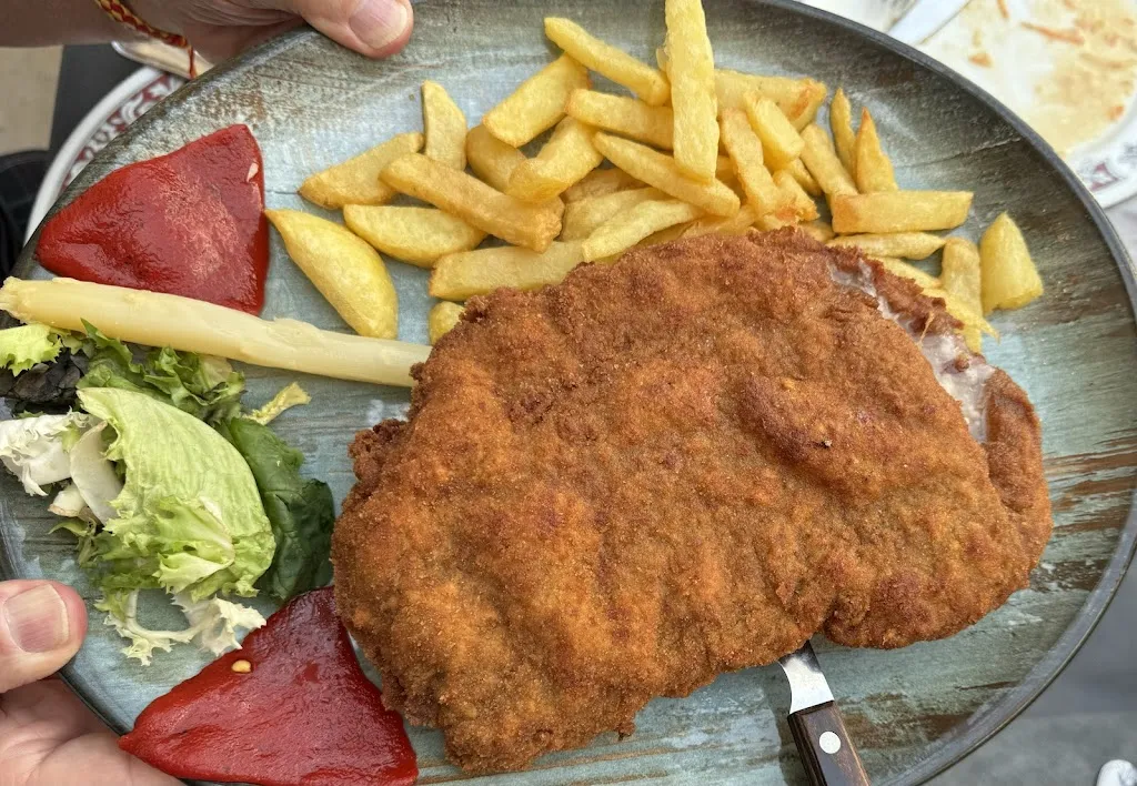 Hotel Restaurante Azpiazu_Cudillero_slider_image_3