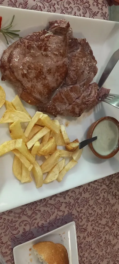 Aurora Rodríguez_Restaurante Casa Vieja del Sastre_Cudillero_review