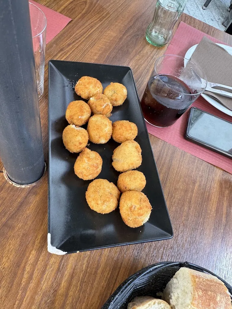 Borja Álvarez Reguera_Bar Restaurante LA CASINA_Cudillero_review