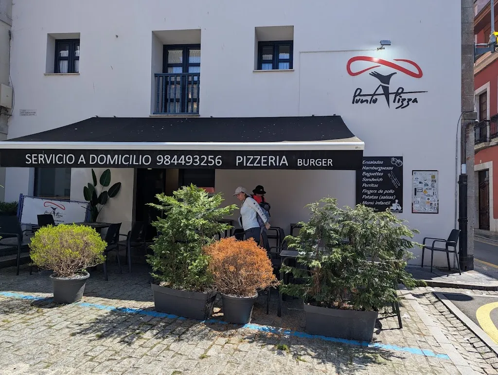 Punto Pizza Cudillero restaurant in Cudillero