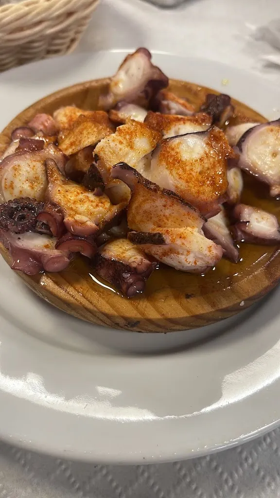 Crsimula Arq_REstaurante Cafetería Enrygar_Curtis_review