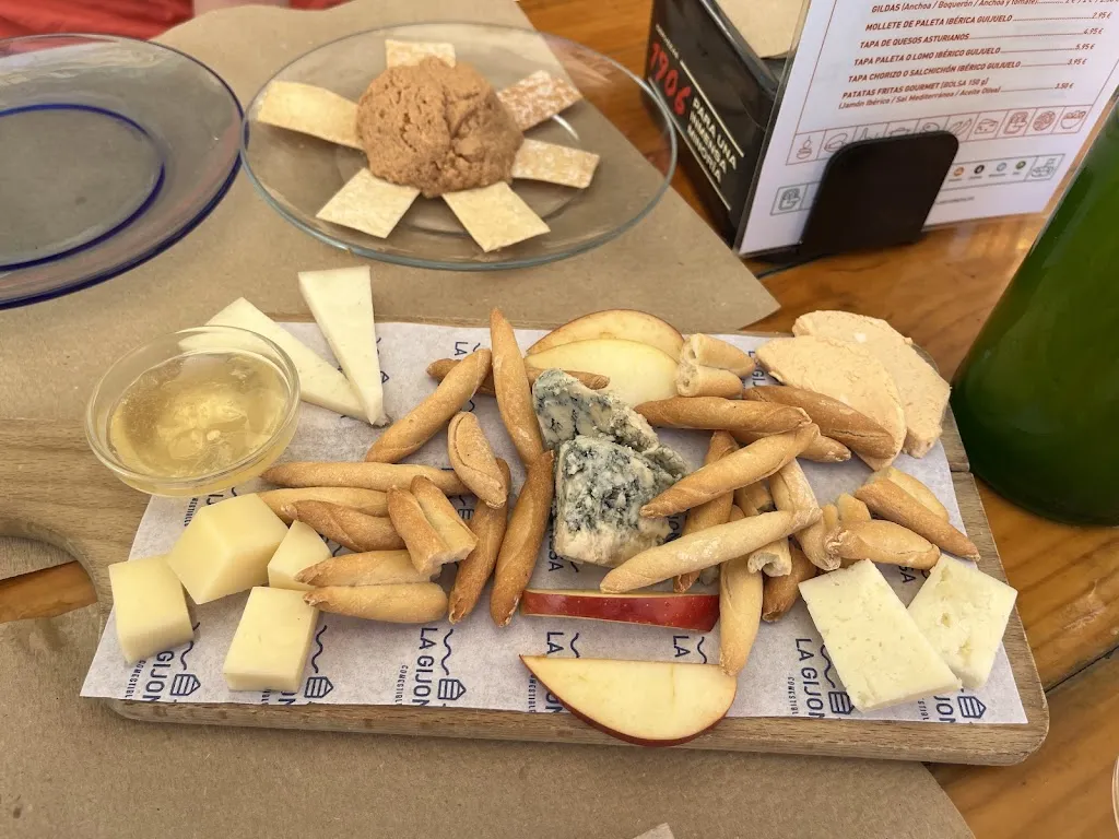 Simon Round_El Arca de Noé_Gijón_review