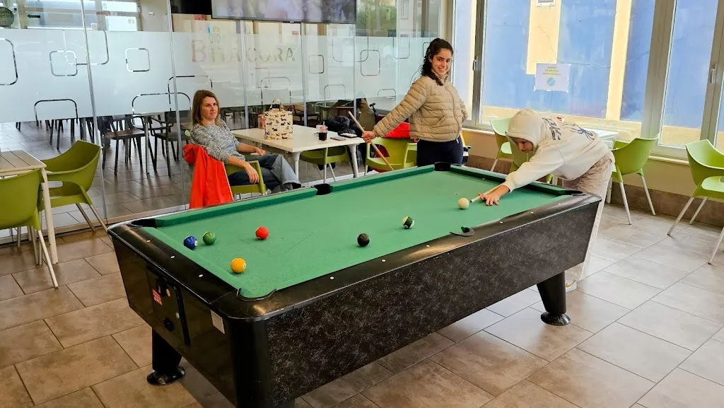 Max van Daalen_Bitacora_Dumbría_review