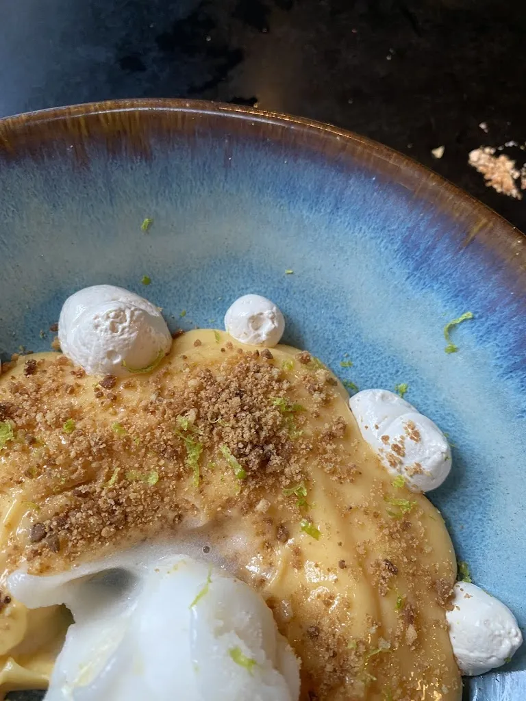 MN SL_Gloria - Esther y Nacho Manzano_Gijón_recensione