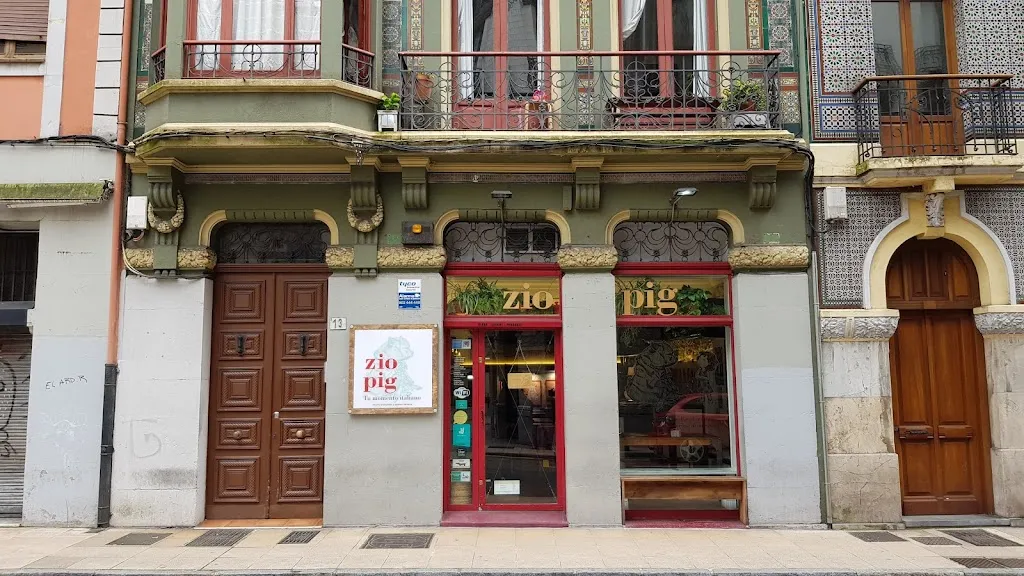Zio Pig, Italian Delicatessen restaurant in Gijón