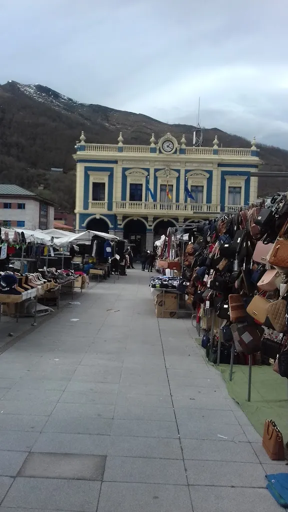 Alfonso Antuña_Casa Labra_Laviana_review