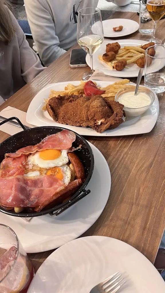 Cervecería A Fervenza de Somede_As Pontes de García Rodríguez_slider_image_3
