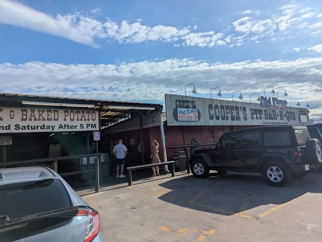 Zach Skazma_Cooper's Old Time Pit Bar-B-Que_Illano_review