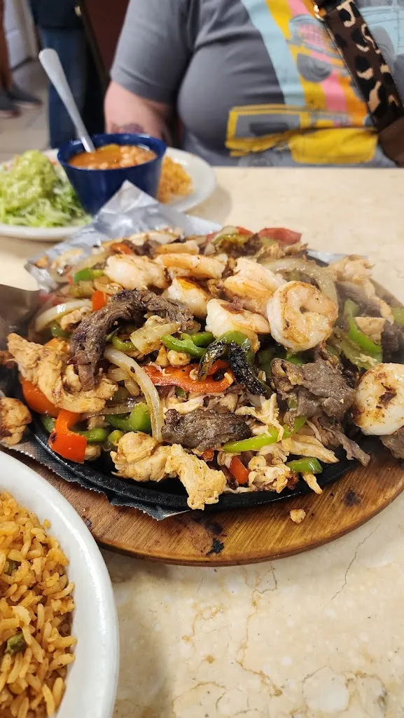 Donnie Meismer_La Hacienda De Jalisco_Illano_recensione