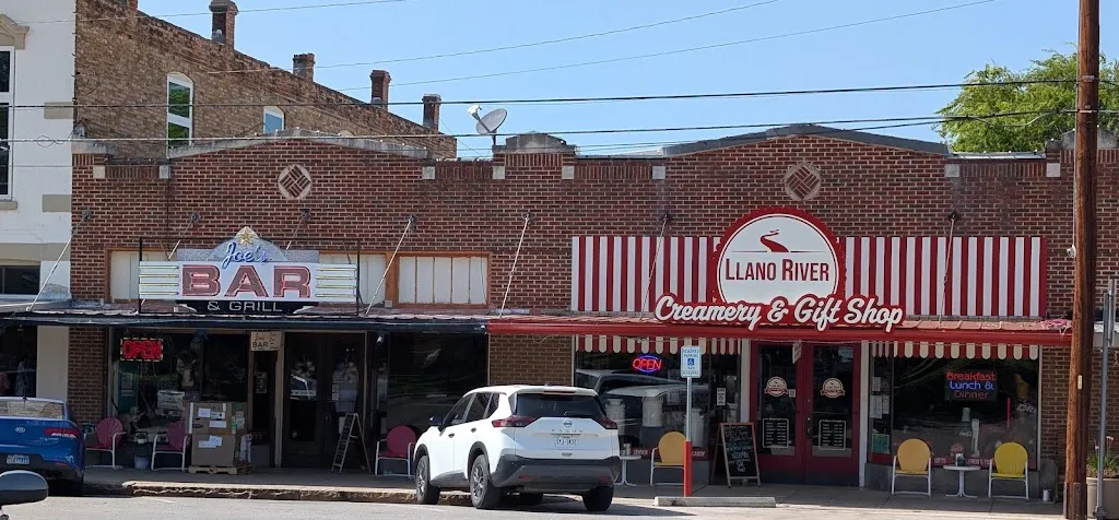 Joe's Bar in Llano_Illano_slider_image_3