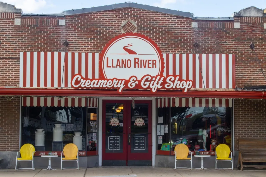 Llano River Creamery and Gifts restaurant in Illano