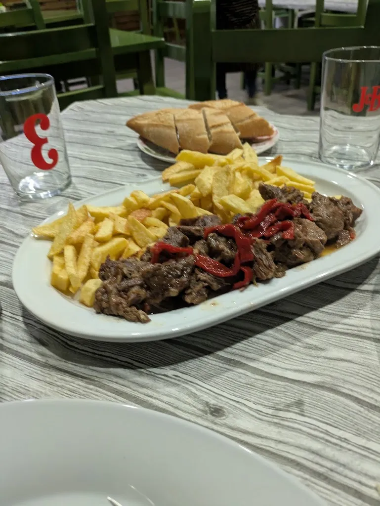 Paula Barrero Cienfuegos_Restaurante Mirador Embalse Alfilorios_Morcín_review