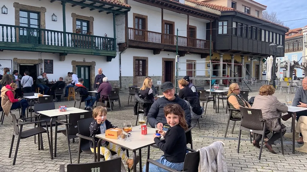 Shaiesta Akram_Restaurante La Casona_Muros de Nalón_review