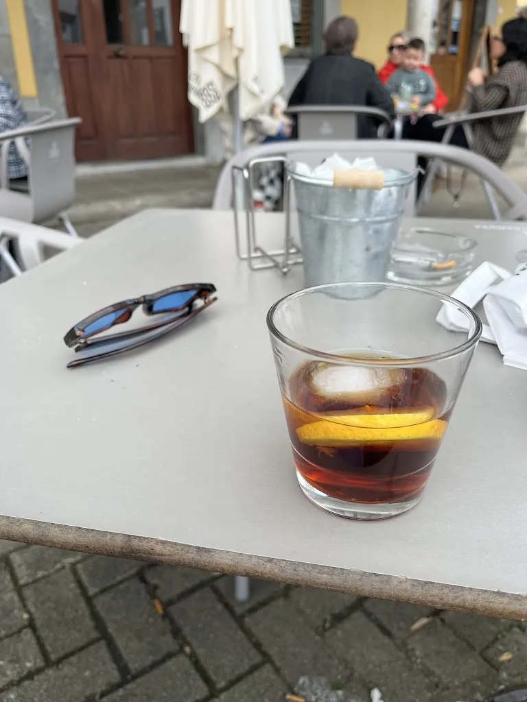 Oliver Pérez_Phelotas Bar_Muros de Nalón_review