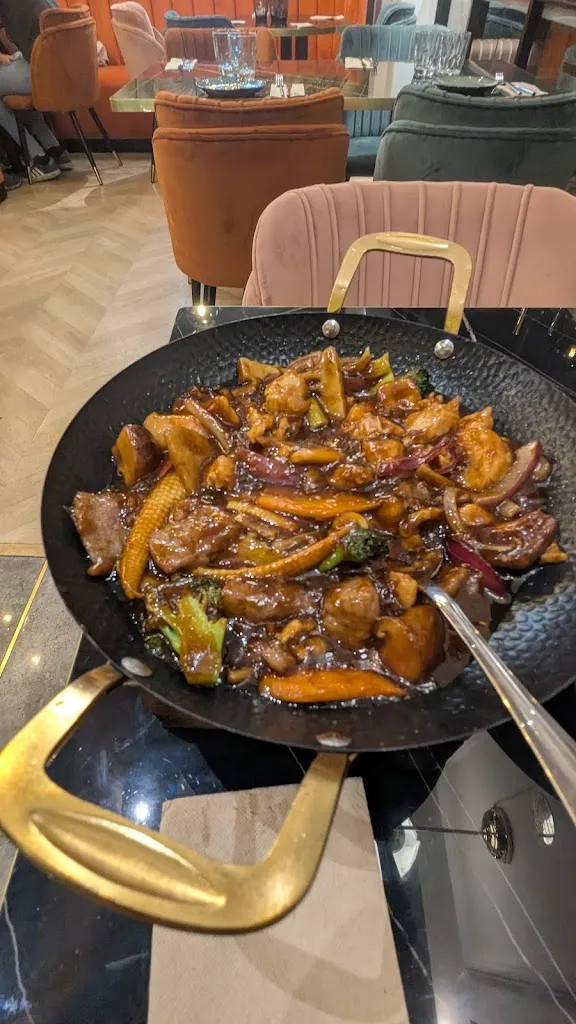 Roberto Azevedo_Dragon Kitchen Acacias_Lena_review