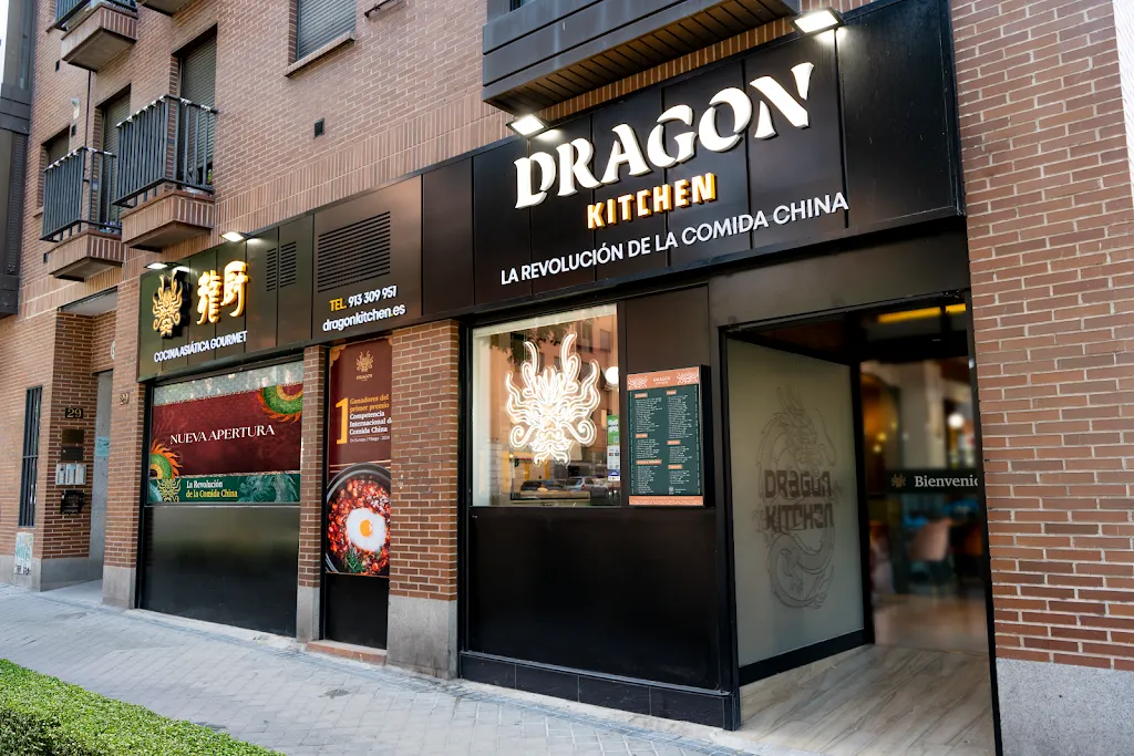 Dragon Kitchen Acacias_Lena_slider_image_1