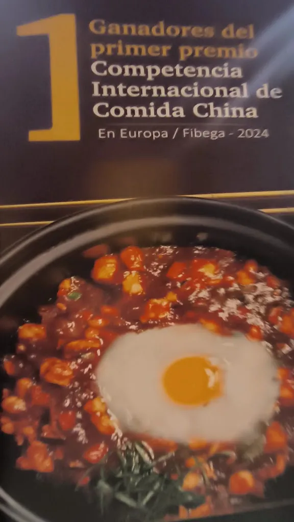 Dragon Kitchen Acacias_Lena_slider_image_2