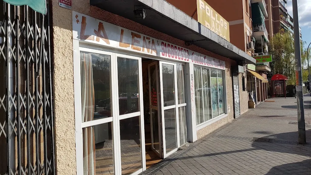 La Leña pollos a la brasa hechos al carbón. restaurant in Lena