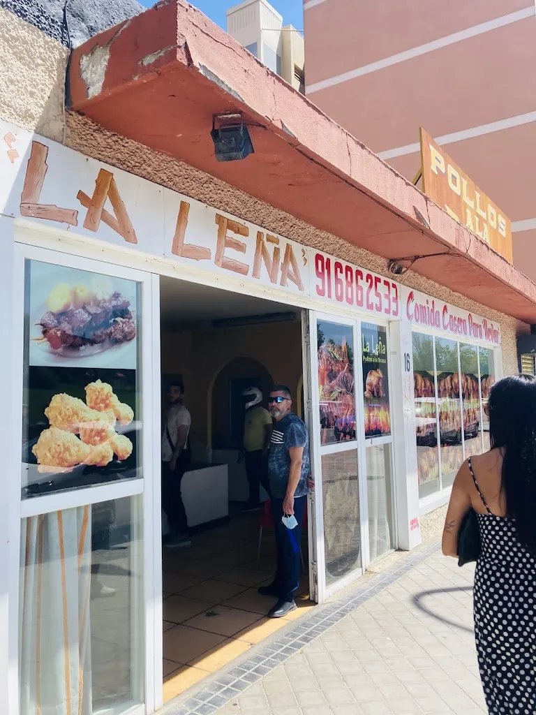 La Leña pollos a la brasa hechos al carbón._Lena_slider_image_2