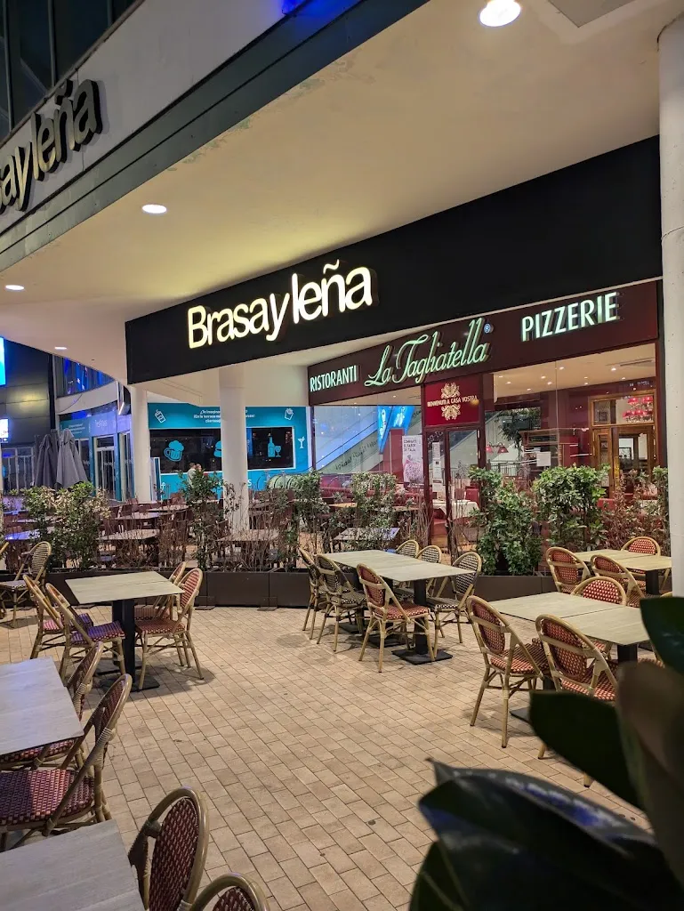 Restaurante Brasa y Leña Tres Aguas_Lena_slider_image_1