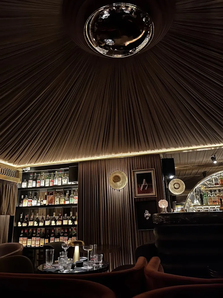 Jamie_El Coleccionista. Cocktails & Other Arts_Lena_review