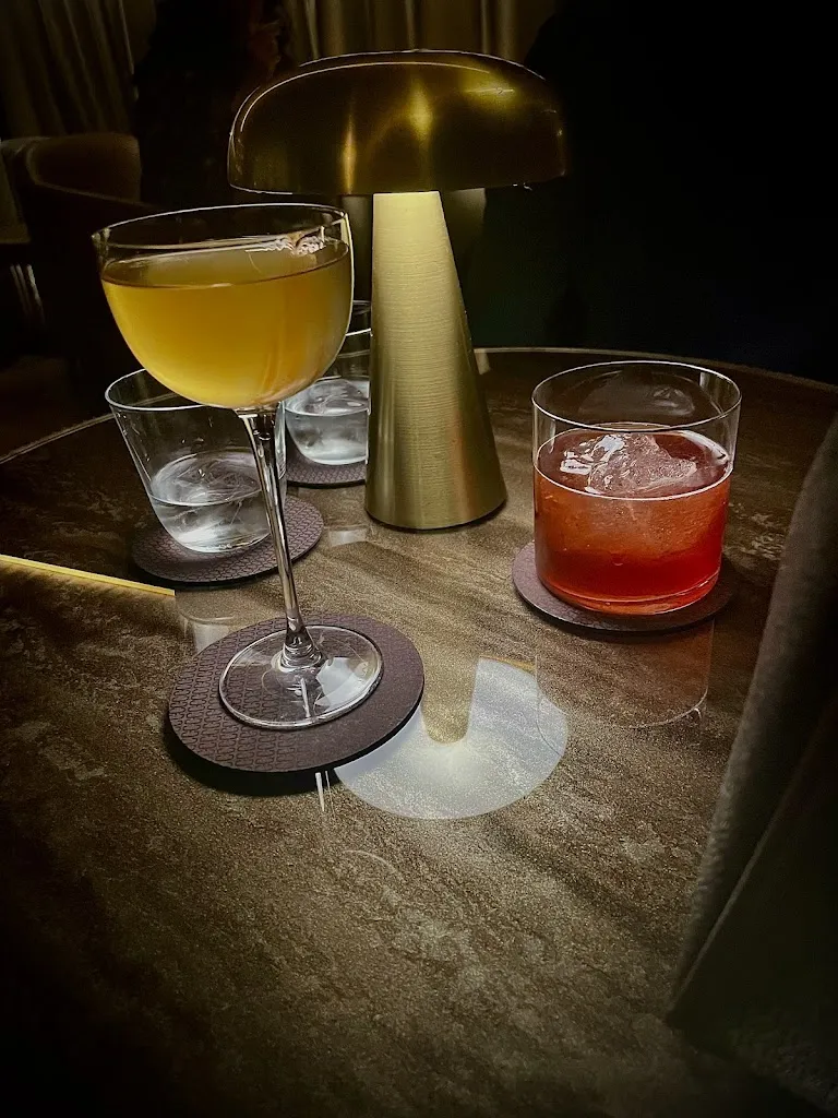 Ale Madrid_El Coleccionista. Cocktails & Other Arts_Lena_review