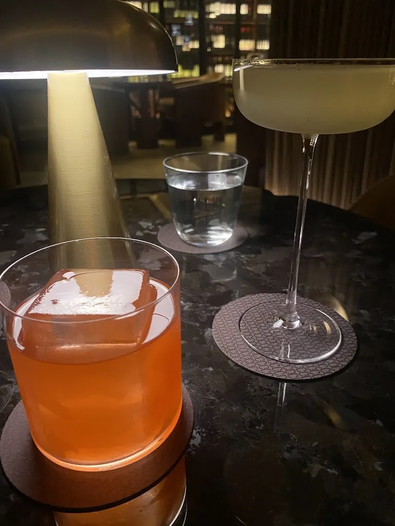 Aurore FG_El Coleccionista. Cocktails & Other Arts_Lena_review