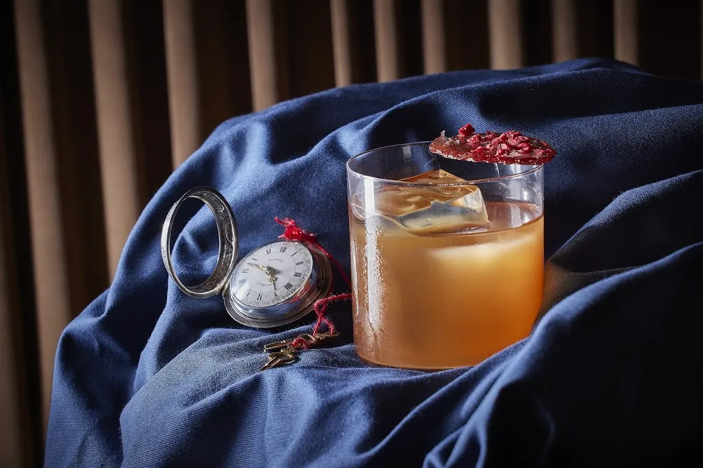 El Coleccionista. Cocktails & Other Arts_Lena_slider_image_3