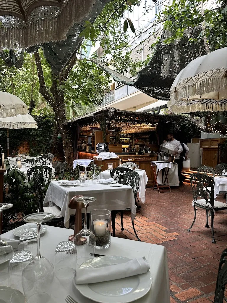 Numa_Navia_slider_image_3