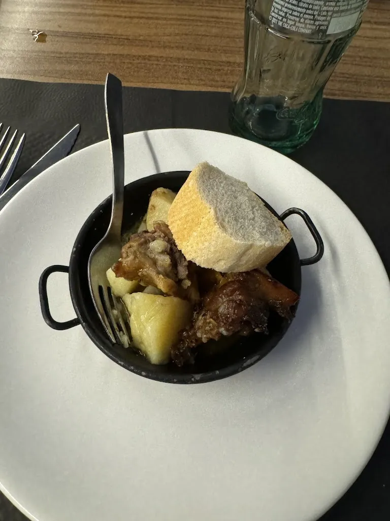 Meghan Lenskold_Arrecendo Galego | Gastrobar | Restaurante | Cafetería_Fene_review