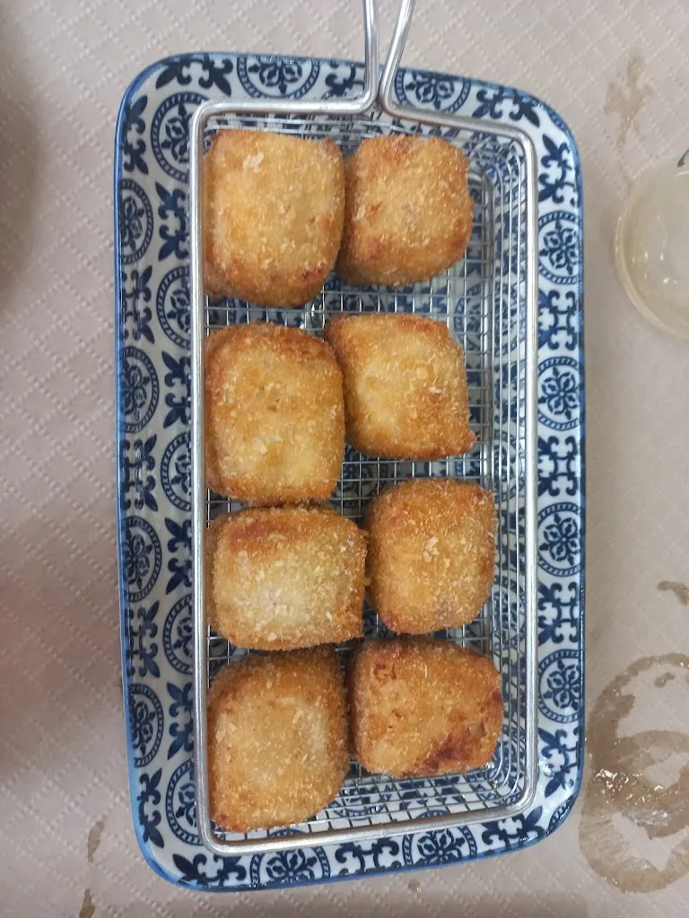 Azucena González Martínez_Sidrería Los Güelos_Langreo_review