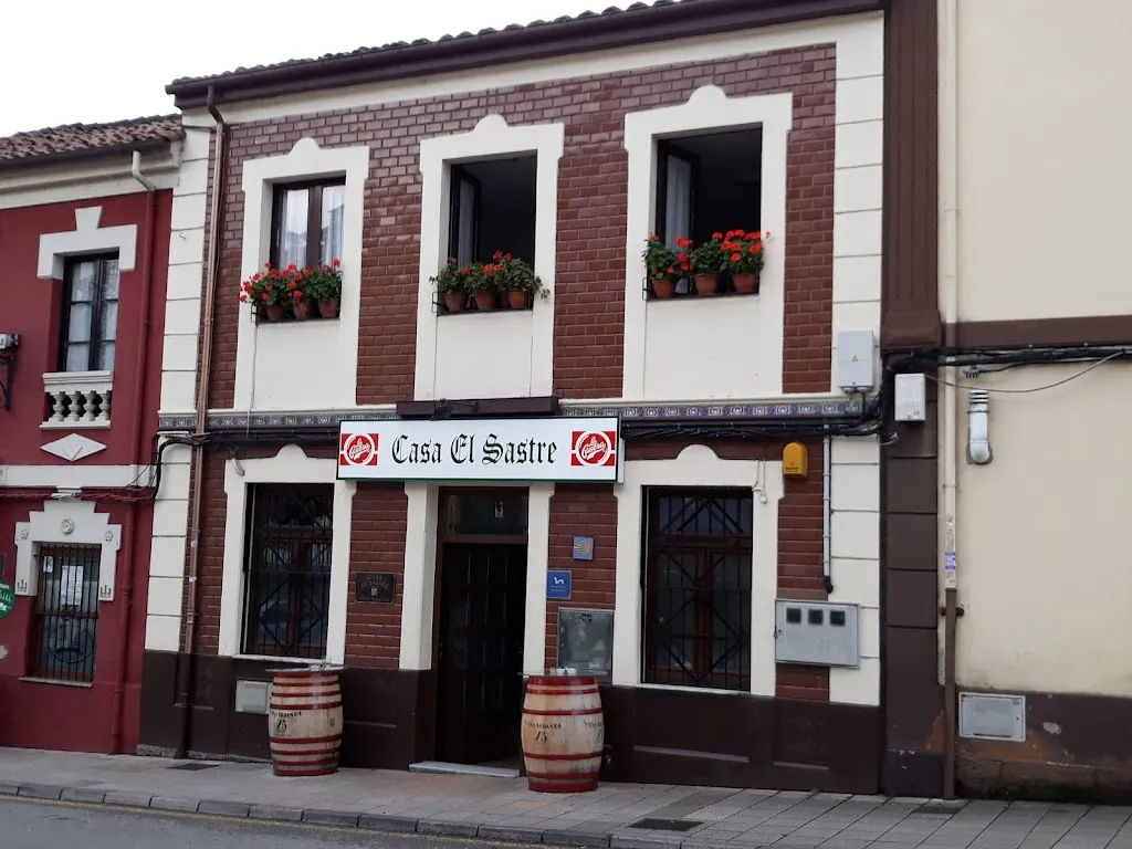 Casa El Sastre restaurant in Noreña