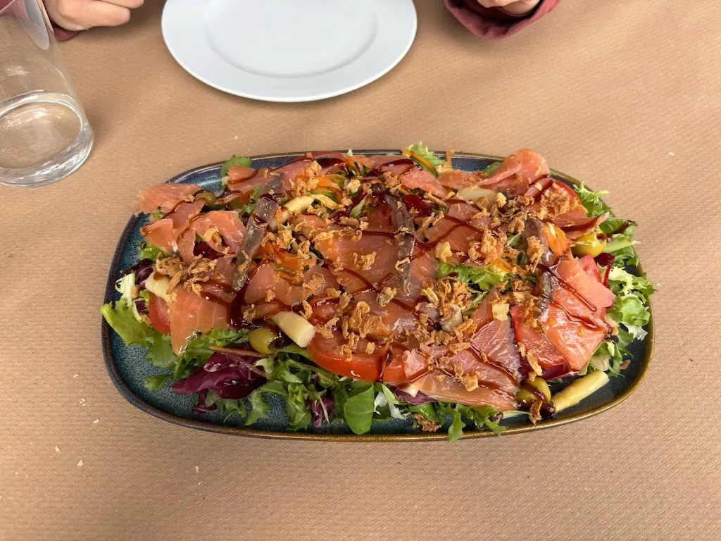 Julen Dominguez Iturri_Bar Las Vegas de Sotres_Peñamellera Alta_review