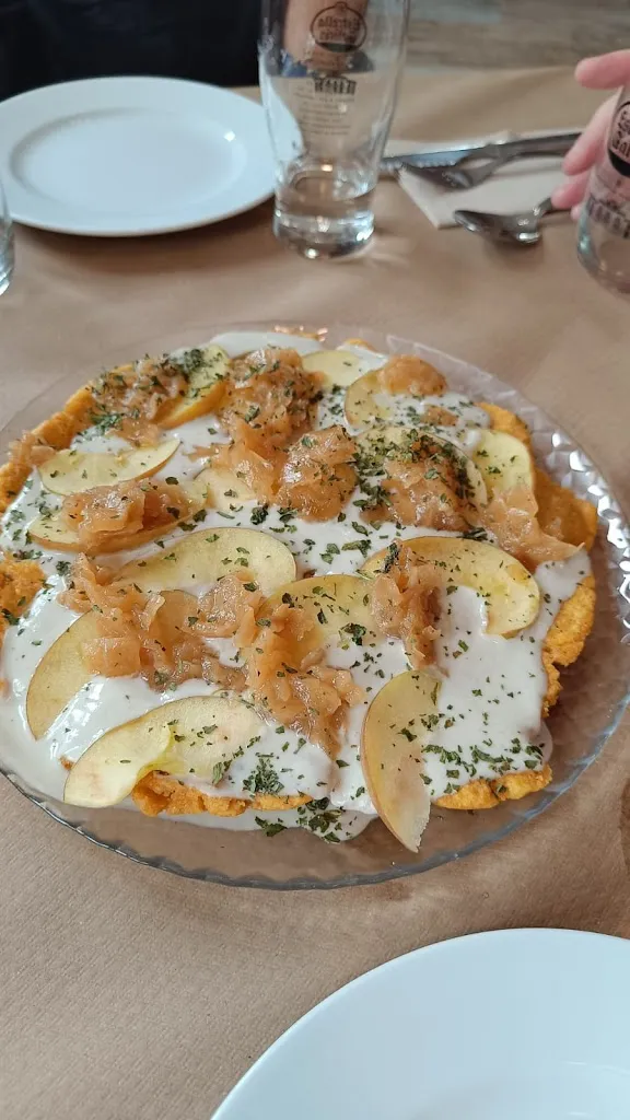 Yoel Camacho_Bar Las Vegas de Sotres_Peñamellera Alta_review